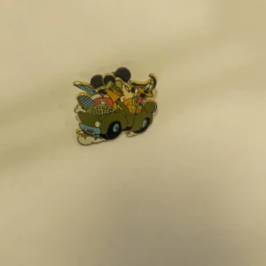 Disney Mickey Mouse Pluto Car Cast Lanyard Pin