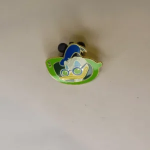 Disney   Sunglass Donald  Cast Lanyard Series Pin