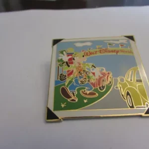 Disney WDW Goofy Summer Vacation Photographer Pin