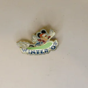 Disney   Cast Exclusive  Seasons Winter/Mickey Pin