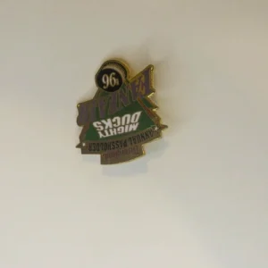 Disney DL   Passholder Mighty Ducks Fanfair 1996 Pin