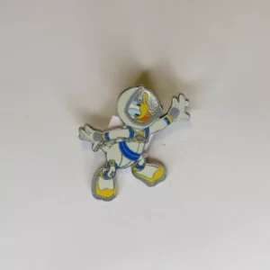 Disney DL  1998 Attraction   Astronaut Donald in Space Suit Pin