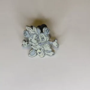 Disney    2008 Hidden Mickey Winter Ice Sculpture Mickey & Minnie Pin