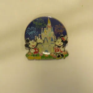 Disney Mickey Mouse Minnie Cast Member New Years Eve Pin