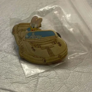 Disney Daisy Duck at Test Track Chaser Attraction Ride Mystery GOLD Pin