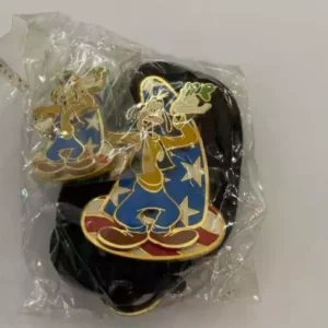 Disney Sorcerer Goofy Pin and  Landyard Cast