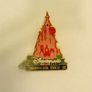 Disney DLP    Disneyland Paris Castle July 2000 Pin of Month Pin