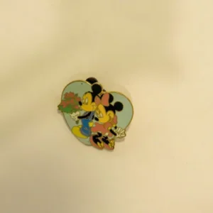 Disney Sweetheart Hearts #1 Cast Lanyard 2 Pin