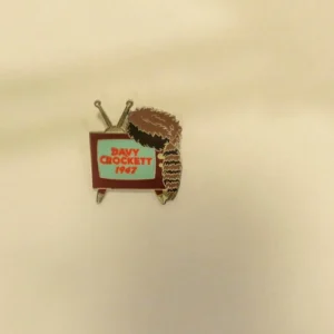 Disney DS  Countdown to the Millennium  #94 Davy Crockett 1947  Error Pin