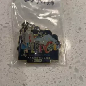 Disney Epcot Passholder 2002  Pin