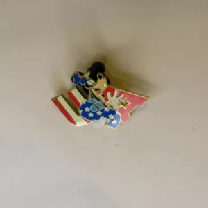 Disney   Goofy USA  Cast Lanyard Series Pin