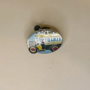 Disney Donald   Open Top Bus  Magic Kingdom Transport  Cast Lanyard  # Pin