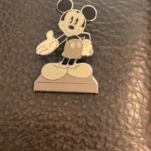 Disney Mickey Mouse Character  Pin