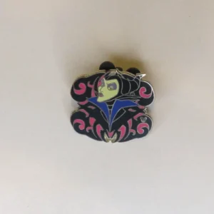 Disney  Cast Lanyard  4  Villains  Maleficent Pin