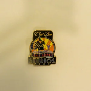 Disney DLP Passport to our world pin WD Studios, Paris Pin