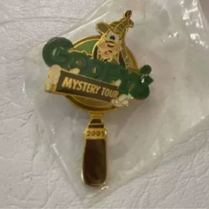 Disney Goofy 2001 Mystery Tour Pin