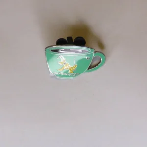 Disney   Cast Lanyard 4 Coffee Mugs Pluto Pin