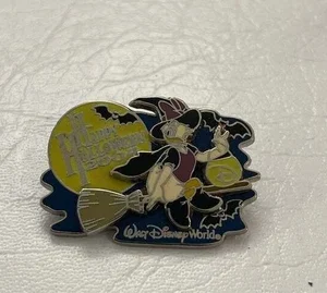Disney Happy Halloween LE Daisy Pin