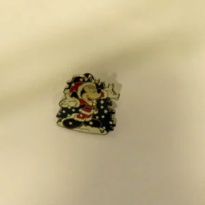 Disney Mickey Mouse Christmas Snow Winter Hidden Mickey Pin