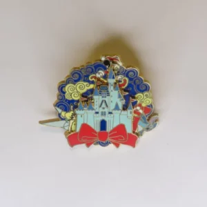 Disney   Cast Exclusive  Cinderella Castle Holiday Spinner  Pin