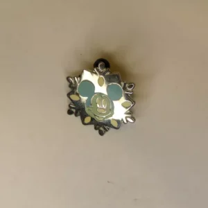 Disney DLR  2007 Hotel Hidden Mickey Snowflake   Mickey  Pin