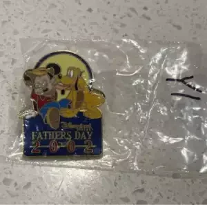 Disney Mickey and Pluto Fathers Day 2002 Pin