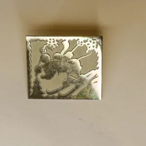 Disney   Cast Exclusive  Mickey  Skiing Pin