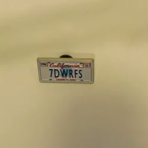Disney  Cast Member Lanyard   License Plates 7DWRFS Pin
