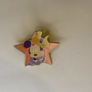 Disney Minnie  in a Star Pin