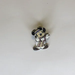 Disney 2010 Hidden Mickey Scoop Friends Mickey as Scoop Serson Pin