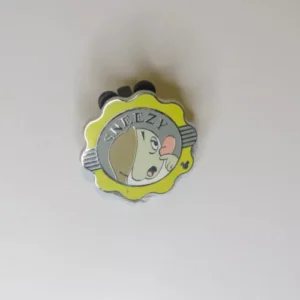 Disney   hidden mickey 2018 dwarfs sneezy Pin