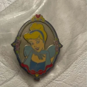 Disney Princess Cinderella Character Pin