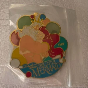 Disney Character Ariel ans King Triton Pin