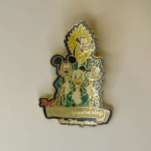 Disney  Mickey Minnie Donald Goofy Chip  Dale  Candlelight  Pin