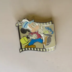 Disney DS  Countdown to the Millennium Series  Simple Things  Mickey Pin