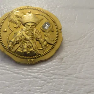 Disney POTC Skeleton With Jewel   Pin