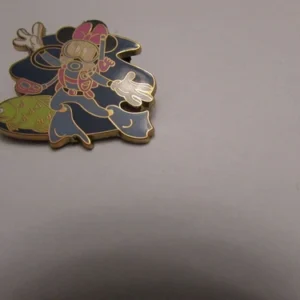 Disney WDW Cast Lanyard Series 2 - Scuba Diving (Minnie) Pin