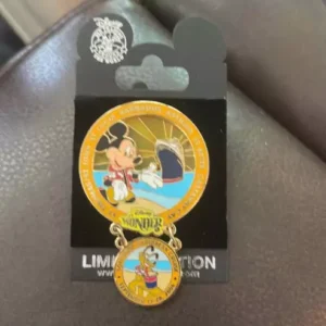 Disney  LE DCL Wonder Mickey and Pluto Pin