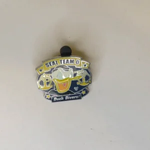 Disney DLR  Donald  Armed Forces   2008 Hidden Mickey Pin