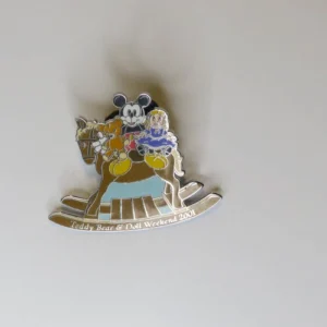 Disney   Mickey   teddy bear & doll weekend 2001 GWP Pin