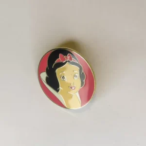 Disney   Snow White  Cast Lanyard  Pin