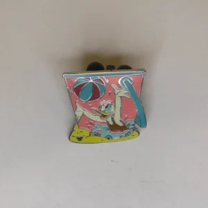 Disney DLR  Cast Lanyard  4  Beach Pail  Donald Pin