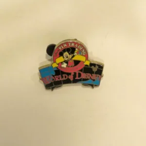 Disney  Cast Lanyard   Logo  World of Disney/Mickey Pin