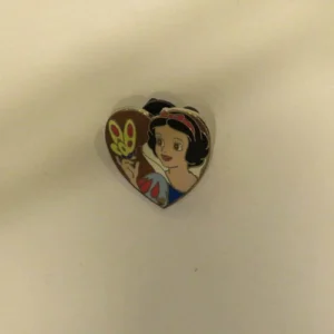 Disney DLR/WDW  2010 Hidden Mickey   Princess Hearts Snow White Pin