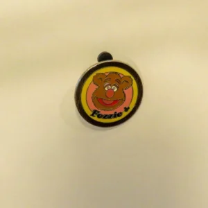 Disney   Cast Lanyard  4  Muppets  Fozzie Bear Pin