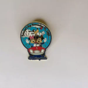Disney   Mickey Minnie  Goofy  Veterans Day   Error Pin