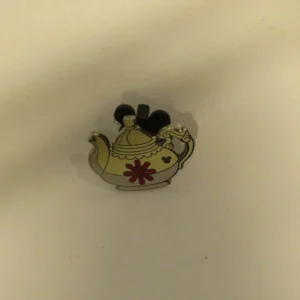 Disney WDW  2011 Hidden Mickey   United Kingdom   Teapot Pin