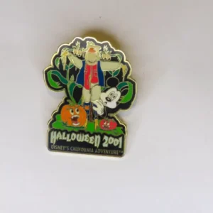 Disney DCA Halloween   Mickey  Scarecrow Pin