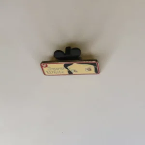Disney   Hidden Mickey 2007  2  Rear View Mirror   Snow White Pin