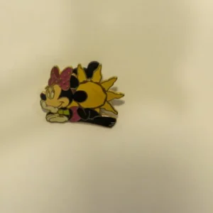 Disney Minnie Mouse Sunset Cast Lanyard  Pin